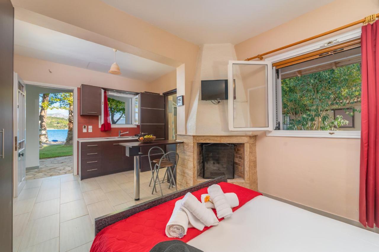 Flisvos Seaside Apartments Лигия Экстерьер фото